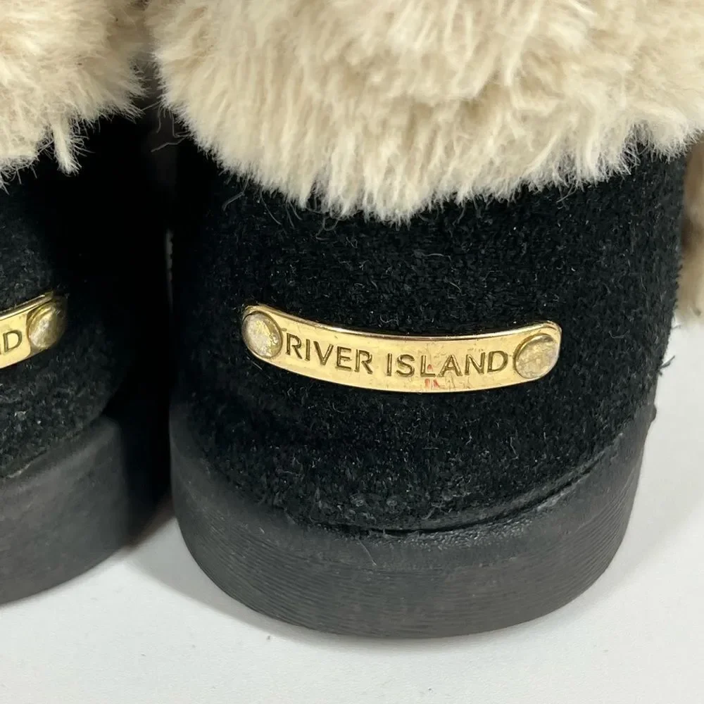 River Island suede boots size 6 (England) US size 7